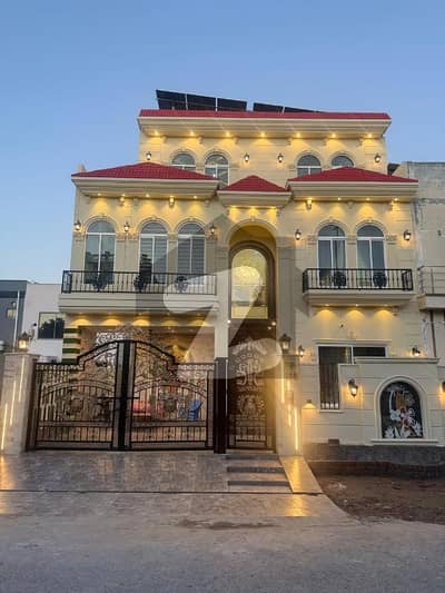Prime Location House Of 10 Marla Is Available For sale In Citi Housing Society