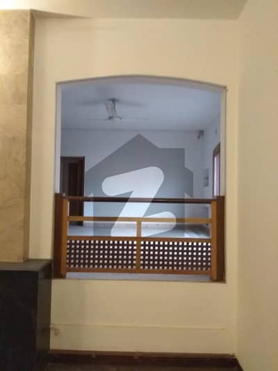 12 Marla Independent Upper Portion for Rent Upper Mall