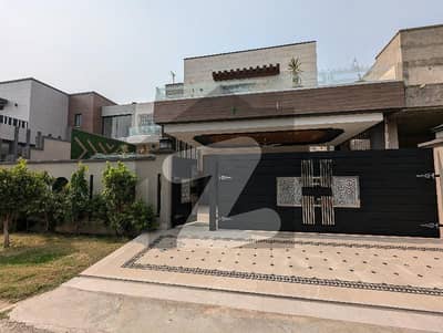 14 Marla Brand New House With Basement For Sale