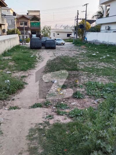 سوان گارڈن اسلام آباد میں 1 کنال رہائشی پلاٹ 2.8 کروڑ میں برائے فروخت۔