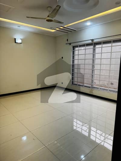 1 Kanal Lower Portion Is Available For Rent