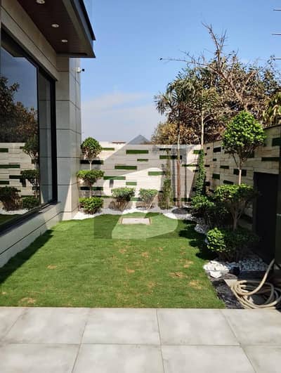 ڈی ایچ اے 9 ٹاؤن ۔ بلاک اے ڈی ایچ اے 9 ٹاؤن,ڈیفنس (ڈی ایچ اے),لاہور میں 4 کمروں کا 10 مرلہ مکان 7.0 کروڑ میں برائے فروخت۔