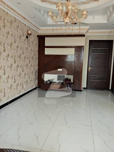 ڈی ایچ اے 9 ٹاؤن ۔ بلاک سی ڈی ایچ اے 9 ٹاؤن,ڈیفنس (ڈی ایچ اے),لاہور میں 3 کمروں کا 5 مرلہ مکان 2.95 کروڑ میں برائے فروخت۔