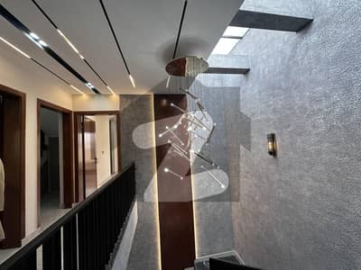 ایم پی سی ایچ ایس - بلاک ای ایم پی سی ایچ ایس ۔ ملٹی گارڈنز,بی ۔ 17,اسلام آباد میں 6 کمروں کا 7 مرلہ مکان 4.0 کروڑ میں برائے فروخت۔