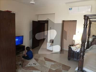 کریک وسٹا ڈی ایچ اے فیز 8,ڈی ایچ اے ڈیفینس,کراچی میں 3 کمروں کا 14 مرلہ فلیٹ 8.5 کروڑ میں برائے فروخت۔