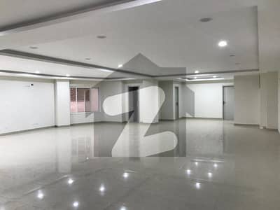 اسلام آباد ایکسپریس وے اسلام آباد میں 9 کنال عمارت 31.0 لاکھ میں کرایہ پر دستیاب ہے۔