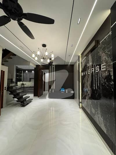 Stylish & Well-Maintained 5-Marla Luxury Bungalow Available in Prime Location of DHA Phase 9-Town Lahore 3 Master Beds, Modern Kitchen, Elegant Drawing Room, Dining Area, Store Room & Terrace | Reasonable Demand 240-Lac | Buttar Estate & Groups