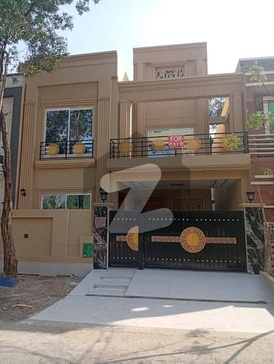 8 marla brand new facing park designer house for sale in bahria town Lahore