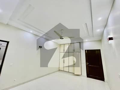 ONE KANAL BEAUTIFULL HOUSE AVALIABLE FOR RENT IN DHA DEFANCE PHASE 5