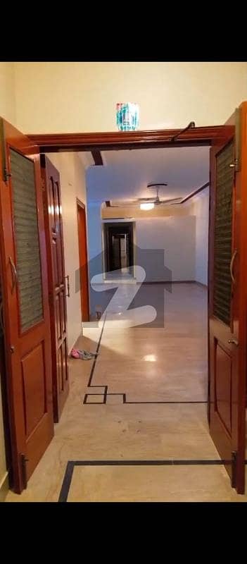 گلشنِ اقبال - بلاک 8 گلشنِ اقبال,گلشنِ اقبال ٹاؤن,کراچی میں 4 کمروں کا 1 کنال بالائی پورشن 3.0 لاکھ میں کرایہ پر دستیاب ہے۔