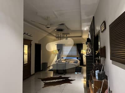 کلفٹن ۔ بلاک 9 کلفٹن,کراچی میں 5 کمروں کا 14 مرلہ مکان 6.5 کروڑ میں برائے فروخت۔