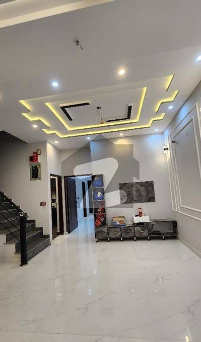 ڈی ایچ اے 11 رہبر فیز 2 ڈی ایچ اے 11 رہبر,لاہور میں 3 کمروں کا 5 مرلہ مکان 1.2 لاکھ میں کرایہ پر دستیاب ہے۔