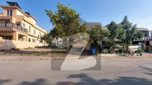 ڈی ایچ اے فیز 1 - سیکٹر ایف ڈی ایچ اے ڈیفینس فیز 1,ڈی ایچ اے ڈیفینس,اسلام آباد میں 1 کنال رہائشی پلاٹ 3.45 کروڑ میں برائے فروخت۔