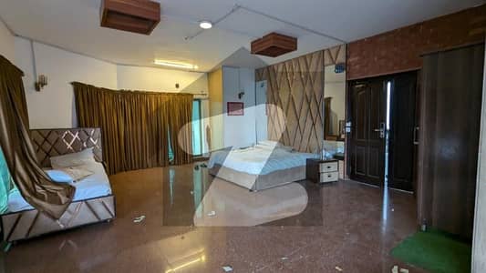 FOR RENT 22 Bedrooms Triple Storey Corner House For Commercial F_6/1