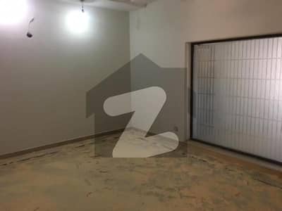 ماڈل ٹاؤن ۔ بلاک سی ماڈل ٹاؤن,لاہور میں 4 مرلہ دفتر 1.2 لاکھ میں کرایہ پر دستیاب ہے۔