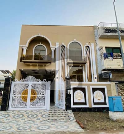 سٹی ہاؤسنگ سوسائٹی گوجرانوالہ میں 4 کمروں کا 5 مرلہ مکان 1.8 کروڑ میں برائے فروخت۔