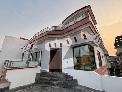 10 Marla Upper Portion Available For Rent Prime Location Near To Park And Masjid. .