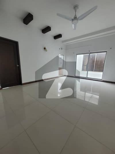 1 Kanal Upper Portion With Dinning Room Available For Rent.