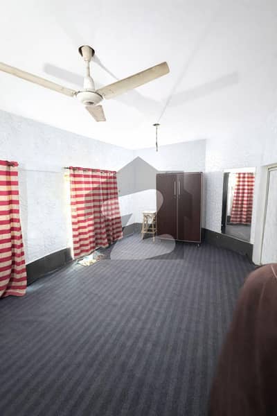 1 Room Attached washroom for Rent Near Emporium Mall JoharTown