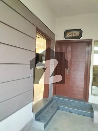 بحریہ ٹاؤن کراچی کراچی میں 3 کمروں کا 5 مرلہ مکان 85.0 ہزار میں کرایہ پر دستیاب ہے۔