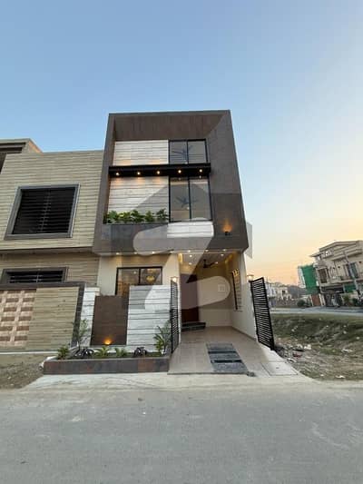 الحفیظ گارڈن - فیز 5 الحفیظ گارڈن,جی ٹی روڈ,لاہور میں 4 کمروں کا 3 مرلہ مکان 1.65 کروڑ میں برائے فروخت۔