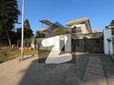 ایف ۔ 10/4 ایف ۔ 10,اسلام آباد میں 5 کمروں کا 1 کنال مکان 17.5 کروڑ میں برائے فروخت۔