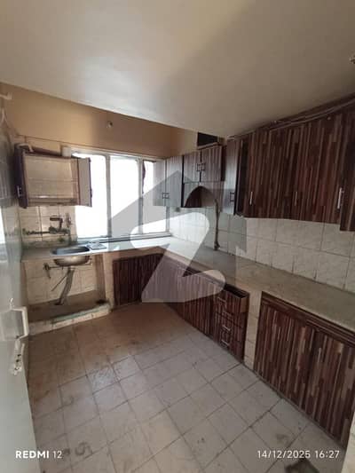 4th FLOOR 2 BED D/D FLAT FOR RENT IN BLOCK 13-A, GULSHAN E IQBAL