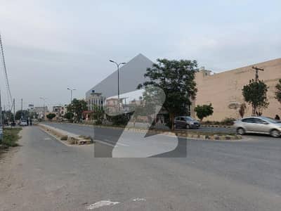 کالج روڈ لاہور میں 2 کنال عمارت 10.99 کروڑ میں برائے فروخت۔