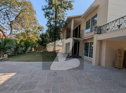 ایف ۔ 10 اسلام آباد میں 5 کمروں کا 2 کنال مکان 14.0 لاکھ میں کرایہ پر دستیاب ہے۔