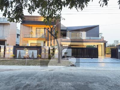 ای ایم ای سوسائٹی لاہور میں 6 کمروں کا 2 کنال مکان 18.5 کروڑ میں برائے فروخت۔