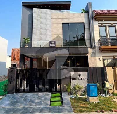 Truly Sophisticated 5-Marla House for Rent in DHA Phase 9-Town Featuring 3 Luxurious Bedrooms, 3 Bathrooms, 2 TV Lounges, a Spacious Terrace, Fully Functional Kitchen, 1 Car Parking, and Prime Location with Easy Deal Demand 90K!