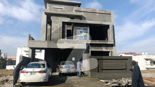 فضائیہ ہاؤسنگ سکیم بلاک ایف فضائیا هاوسنگ سکیم,ترنول,اسلام آباد میں 5 کمروں کا 10 مرلہ مکان 3.5 کروڑ میں برائے فروخت۔