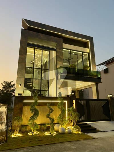 Prime Location 5 Marla House For Sale In Beautiful DHA 9 Town