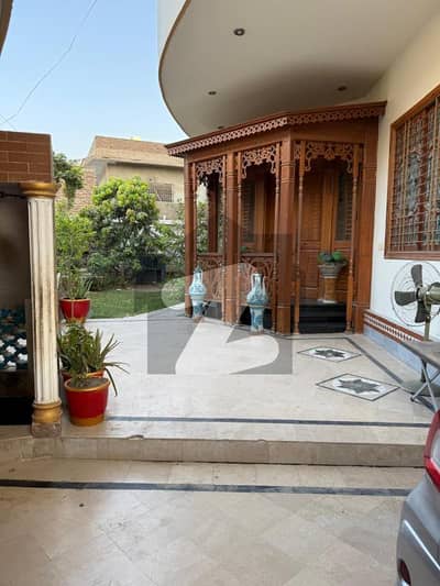1100 Sq Yards Luxury Bungalow for Sale | Citizen Colony | Prime Location