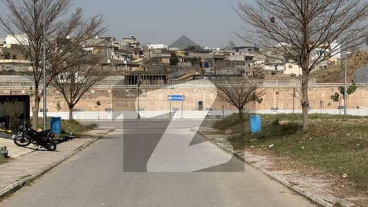 Sector A Near Park 1 kanal Street 36 Available for Sale