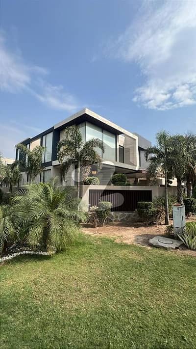 ڈی ایچ اے فیز 5 - بلاک ای فیز 5,ڈیفنس (ڈی ایچ اے),لاہور میں 6 کمروں کا 1 کنال مکان 18.9 کروڑ میں برائے فروخت۔