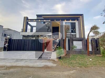 1 KANAL BRAND NEW MODERN HOUSE AVAILABLE FOR SALE IN CLOSE TO VALENCIA TOWN