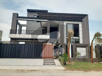 ویلینشیاء ہاؤسنگ سوسائٹی لاہور میں 6 کمروں کا 1 کنال مکان 6.5 کروڑ میں برائے فروخت۔