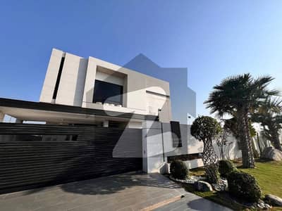 ڈی ایچ اے فیز 8 ڈیفنس (ڈی ایچ اے),لاہور میں 5 کمروں کا 2 کنال مکان 18.5 کروڑ میں برائے فروخت۔