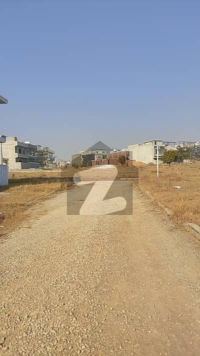 گلبرگ ریزیڈنشیا - بلاک ٹی گلبرگ ریزیڈنشیا,گلبرگ,اسلام آباد میں 7 مرلہ رہائشی پلاٹ 90.0 لاکھ میں برائے فروخت۔