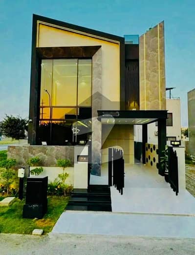 5 MARLA MODERN HOUSE FOR SALE IN DHA 9 TOWN.