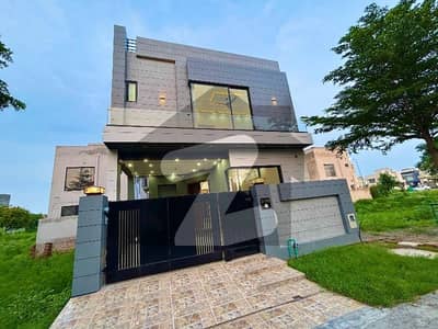 ڈی ایچ اے 9 ٹاؤن ڈیفنس (ڈی ایچ اے),لاہور میں 3 کمروں کا 5 مرلہ مکان 85.0 ہزار میں کرایہ پر دستیاب ہے۔