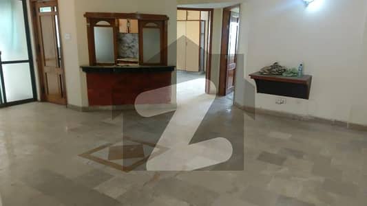 ایف ۔ 10 اسلام آباد میں 3 کمروں کا 7 مرلہ فلیٹ 2.6 کروڑ میں برائے فروخت۔