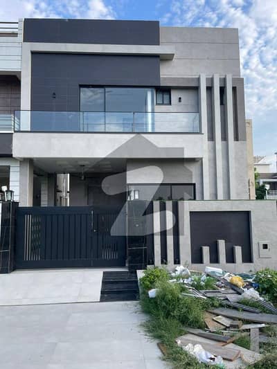 FULL BASEMENT 5 MARLA ELEGANT AND FULLY MAINTAINED SUPER HOT LOCATED BUNGALOW IS AVAILABLE IN THE BEST BLOCK OF DHA LAHORE.