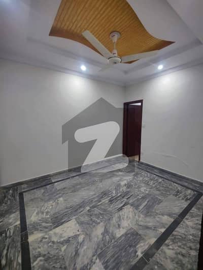 جی ۔ 11 اسلام آباد میں 4 کمروں کا 5 مرلہ مکان 1.55 لاکھ میں کرایہ پر دستیاب ہے۔