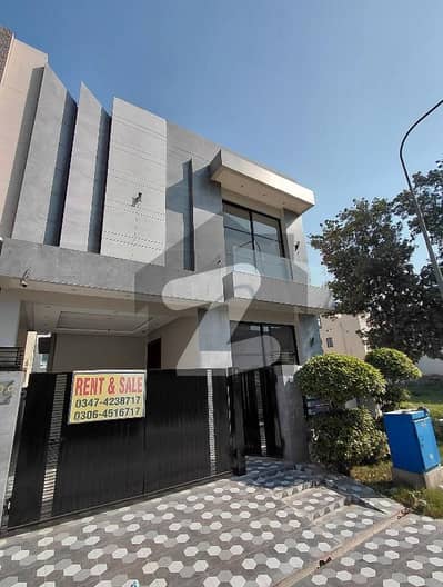 ڈی ایچ اے 9 ٹاؤن ۔ بلاک سی ڈی ایچ اے 9 ٹاؤن,ڈیفنس (ڈی ایچ اے),لاہور میں 3 کمروں کا 5 مرلہ مکان 97.0 ہزار میں کرایہ پر دستیاب ہے۔