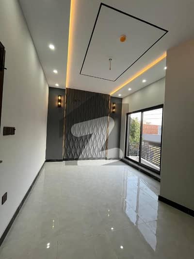 ڈی ایچ اے 11 رہبر لاہور میں 3 کمروں کا 5 مرلہ مکان 1.0 لاکھ میں کرایہ پر دستیاب ہے۔ ڈی ایچ اے 11 رہبر لاہور میں 3 کمروں کا 5 مرلہ مکان 1.0 لاکھ میں کرایہ پر دستیاب ہے۔