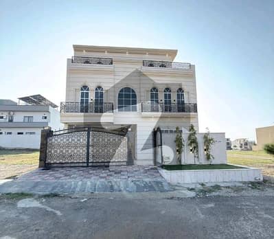 فیصل ہلز اسلام آباد میں 7 کمروں کا 10 مرلہ مکان 4.0 کروڑ میں برائے فروخت۔