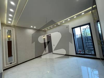 بش ایگزیکٹو ولاز ملتان میں 4 کمروں کا 5 مرلہ مکان 1.7 کروڑ میں برائے فروخت۔