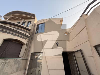 جوہر ٹاؤن لاہور میں 4 کمروں کا 5 مرلہ مکان 90.0 ہزار میں کرایہ پر دستیاب ہے۔